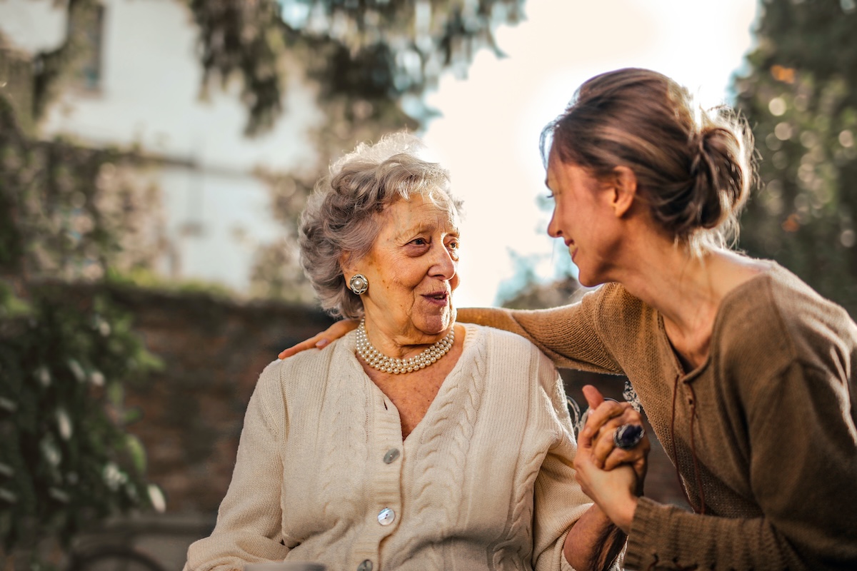 Six vital care-giving tips for patients with Alzheimers